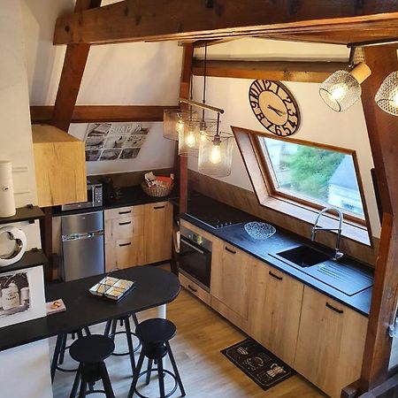 Bel appartement ensoleillé en ville Pont-Évêque Esterno foto
